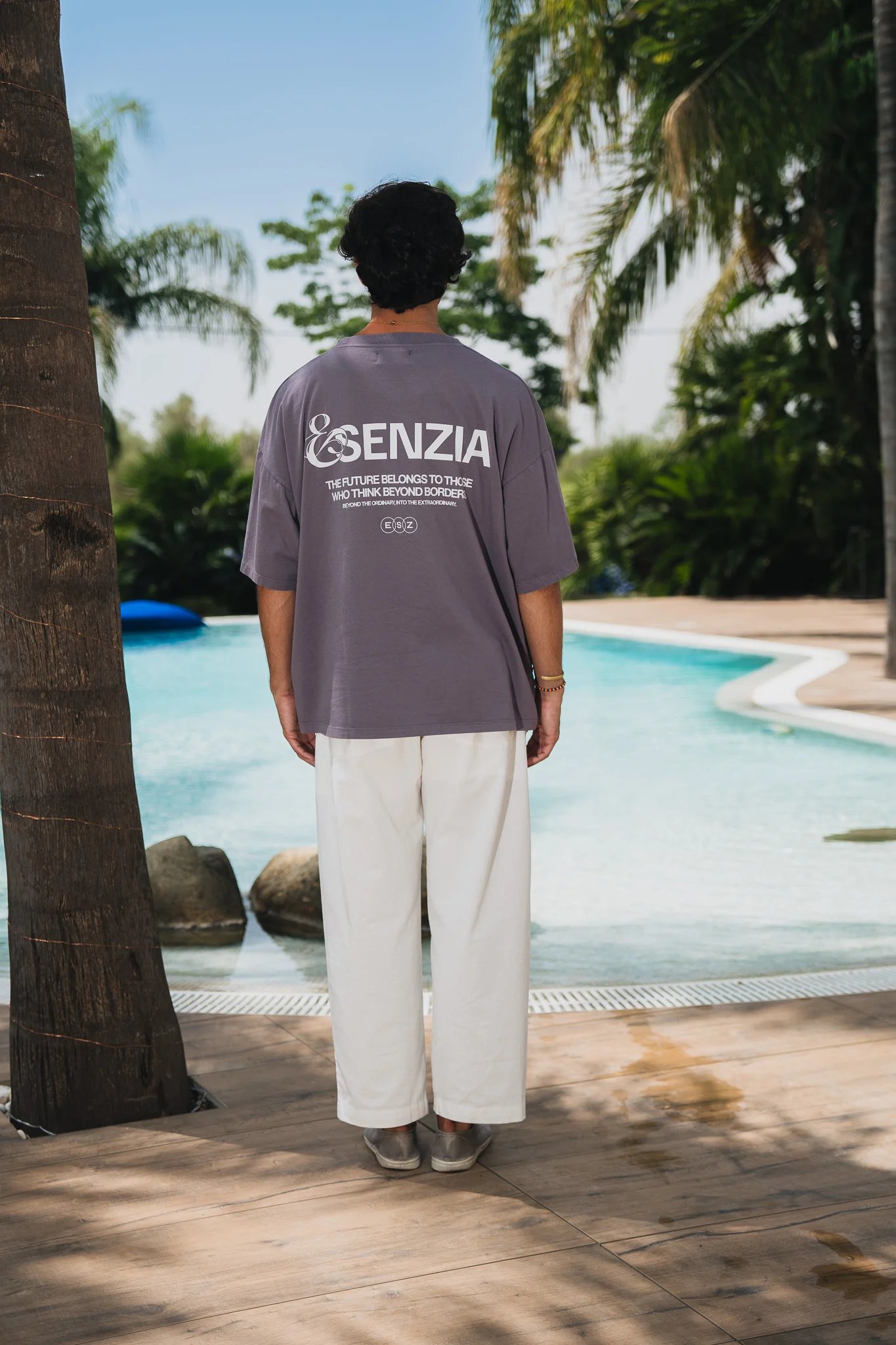 CHARCOAL DREAM TEE - Image 8