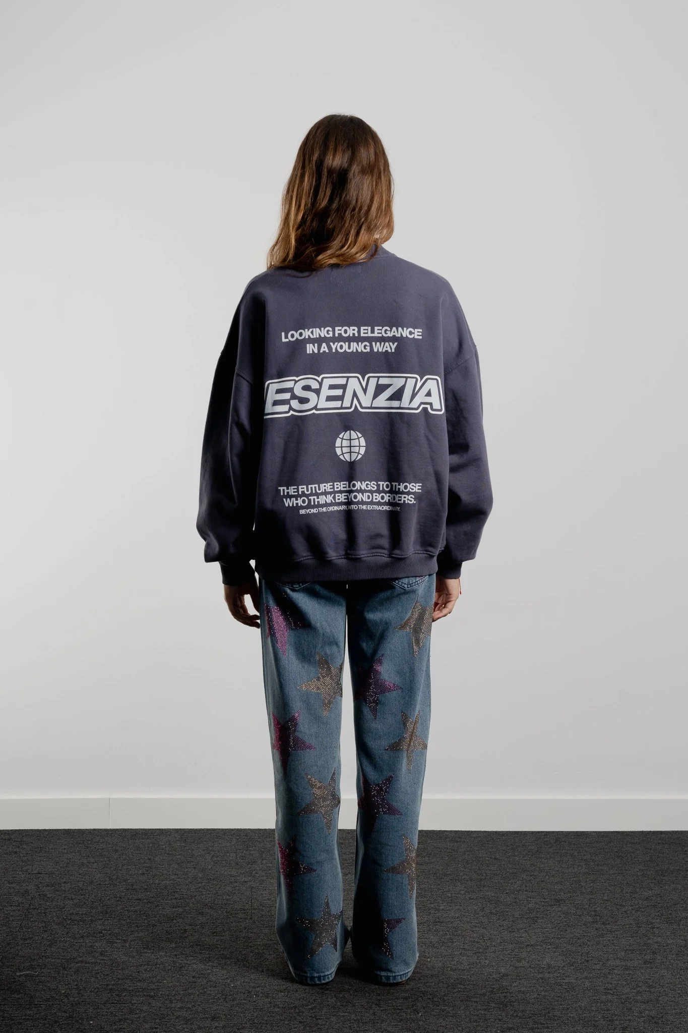 TIRE GREY BEYOND CREWNECK - Image 10