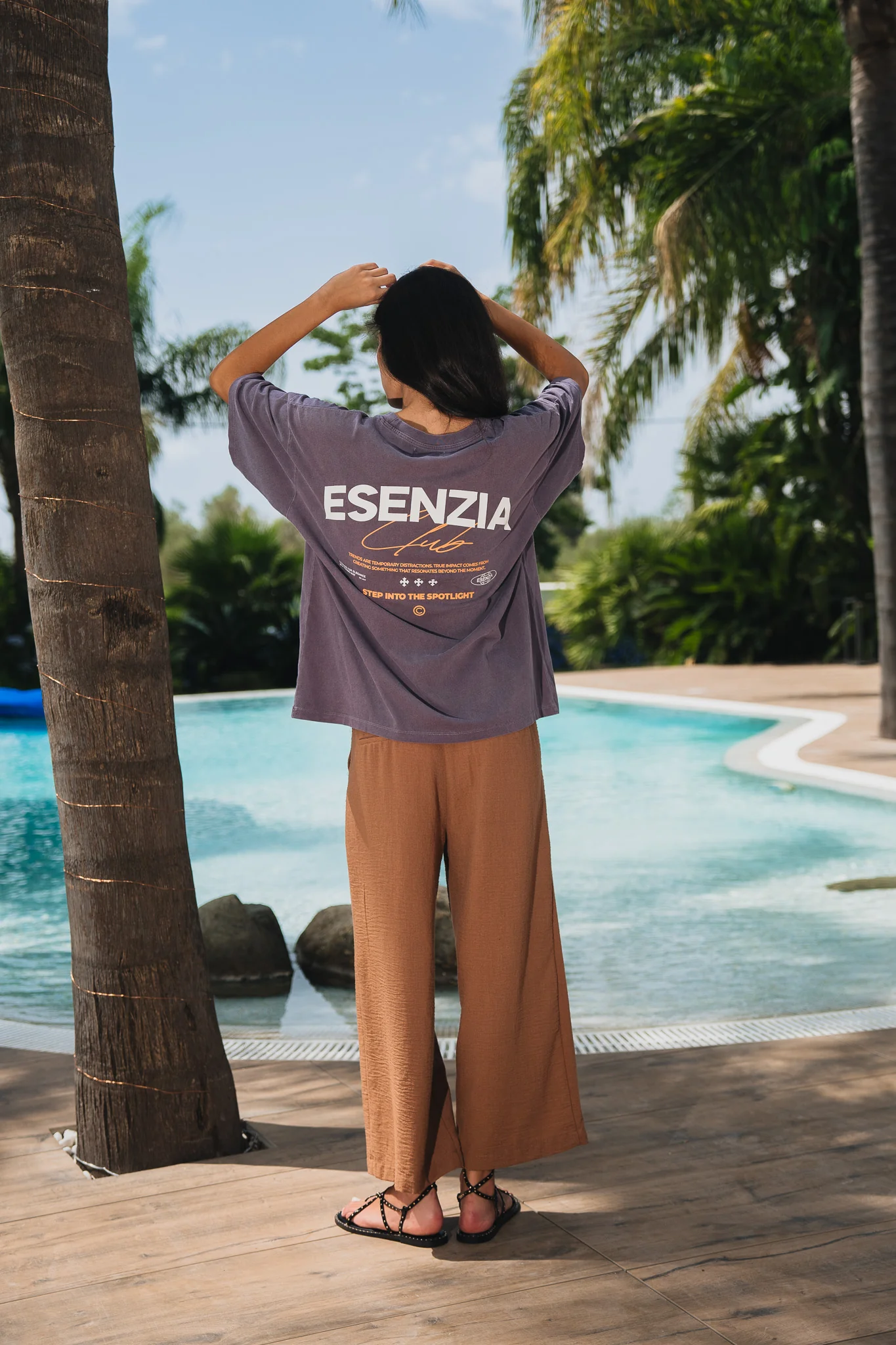 WINE SIGNATURE TEE - Image 9